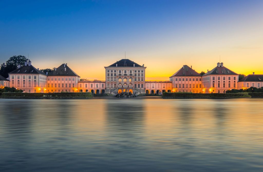 Schloss Nymphenburg, lizensiert bei Adobe Stock