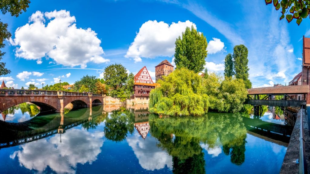 Maxbrücke, lizensiert bei Adobe Stock