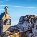 Kirche Wendelstein, lizensiert bei Adobe Stock