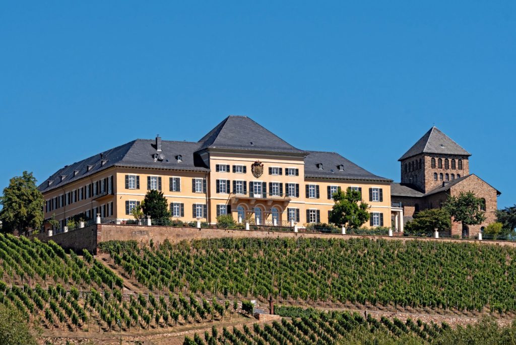 Schloss Johannisberg, lizensiert bei Adobe Stock
