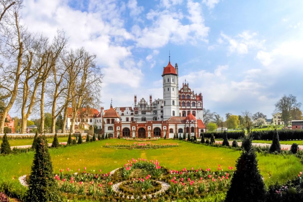 Schloss Basedow, lizensiert bei Adobe Stock